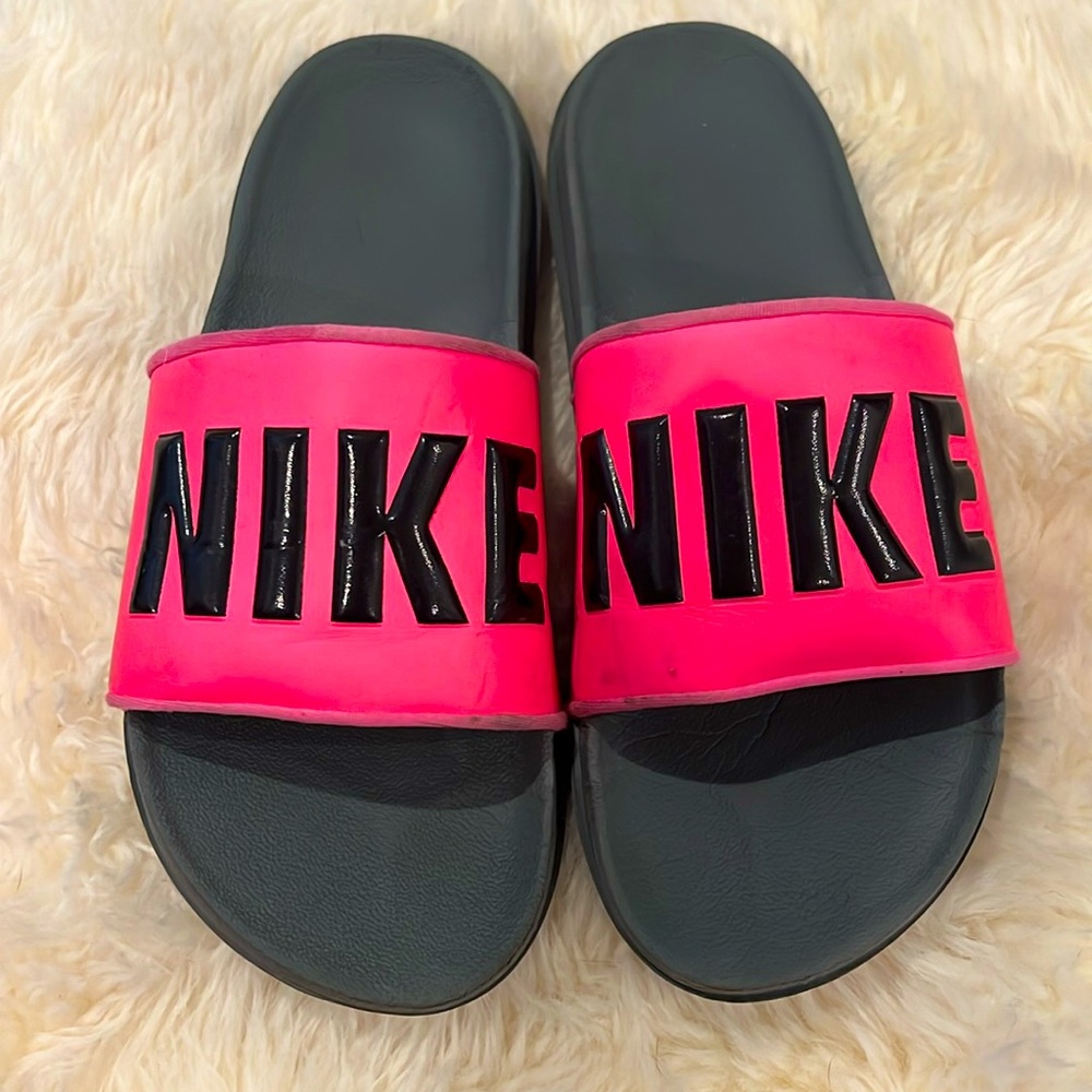 Nike revive foam slides